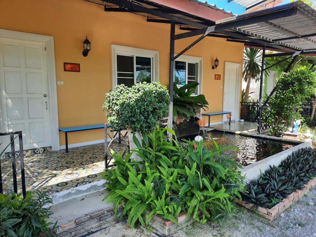 Fancy Carp Resort Petchaburi Esterno foto