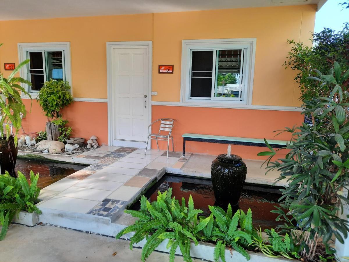 Fancy Carp Resort Petchaburi Esterno foto