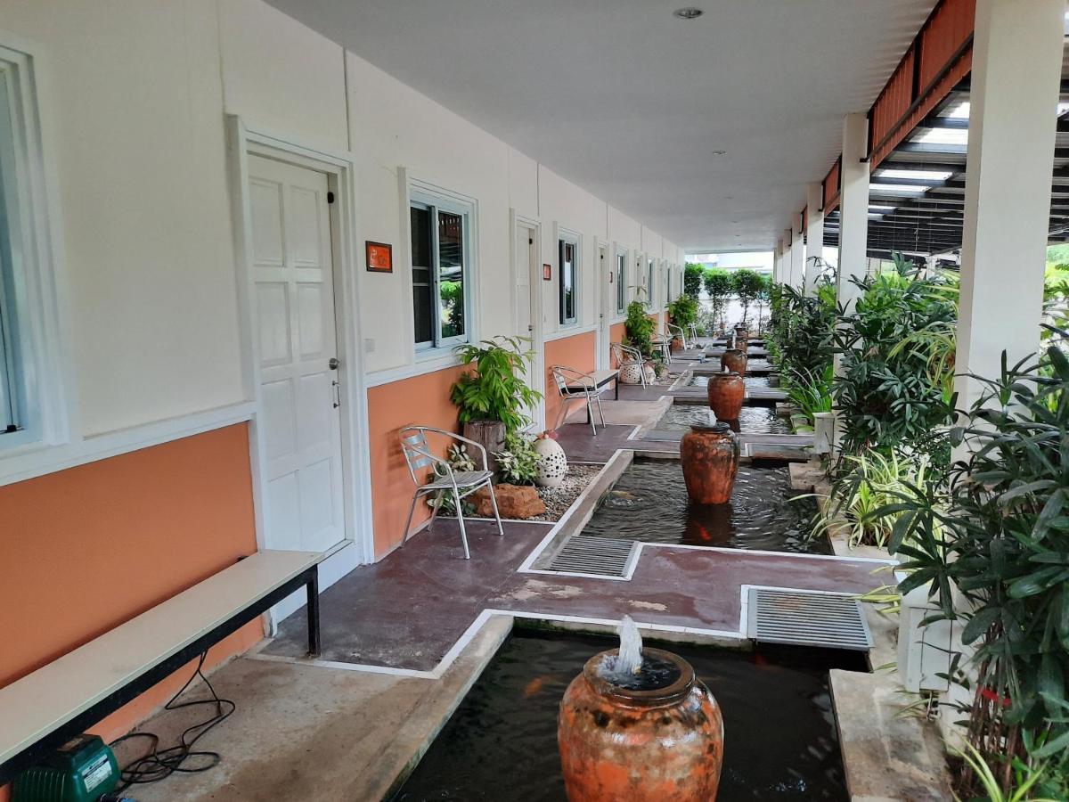 Fancy Carp Resort Petchaburi Esterno foto