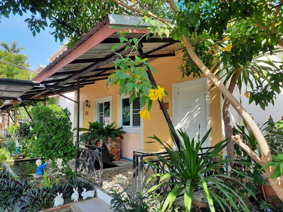 Fancy Carp Resort Petchaburi Esterno foto