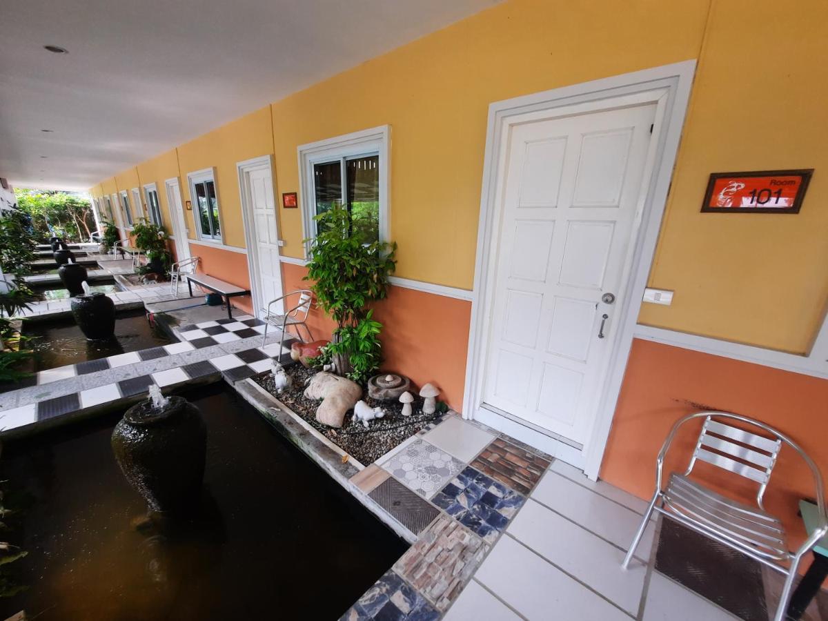 Fancy Carp Resort Petchaburi Esterno foto
