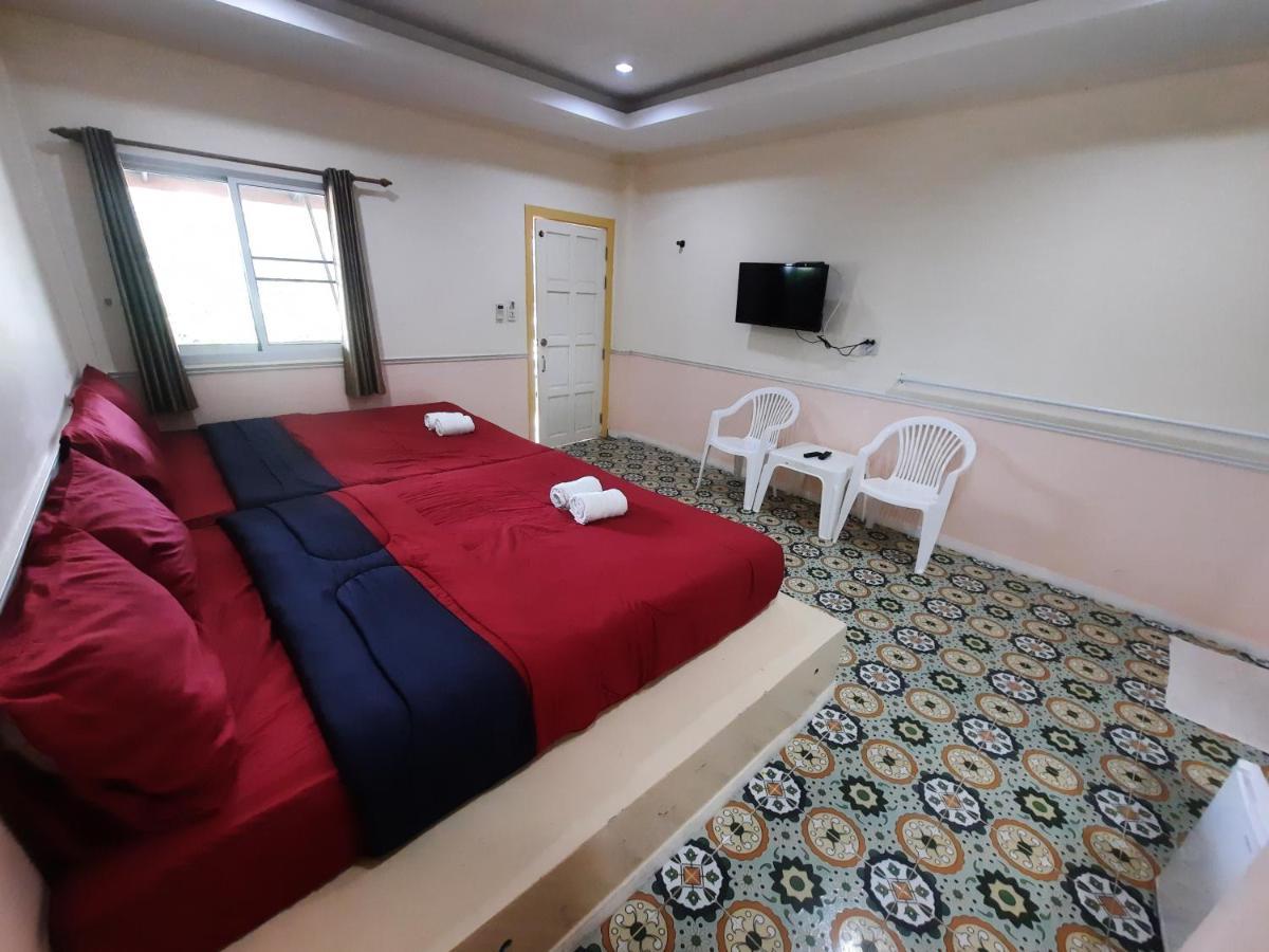 Fancy Carp Resort Petchaburi Esterno foto