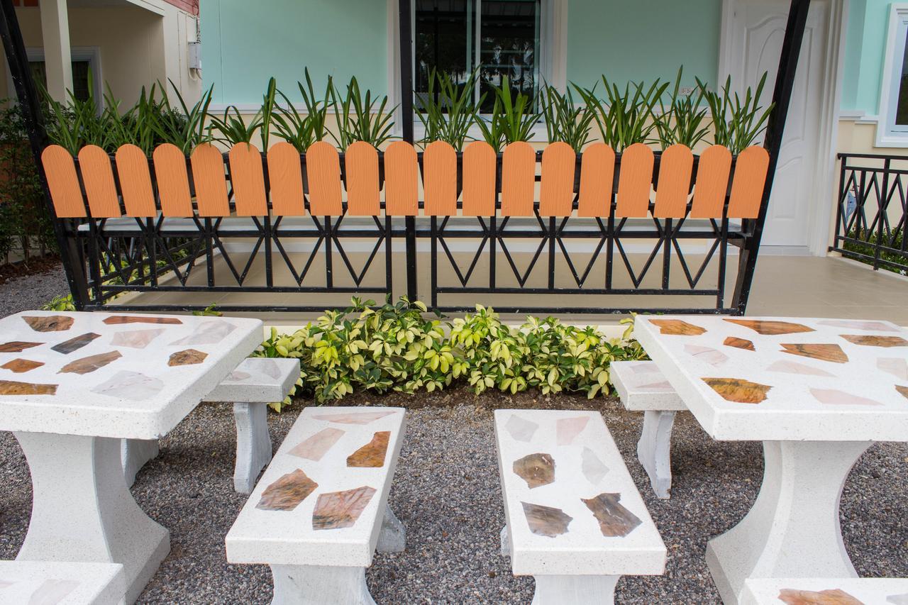 Fancy Carp Resort Petchaburi Esterno foto