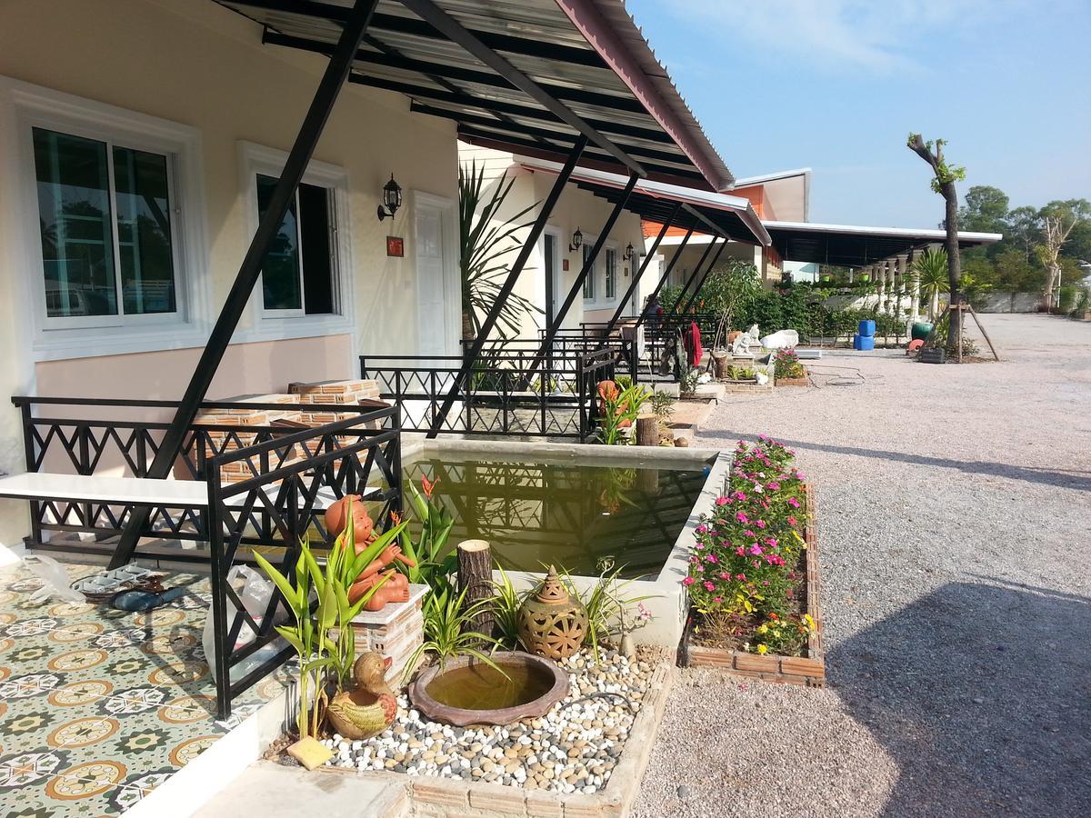 Fancy Carp Resort Petchaburi Esterno foto