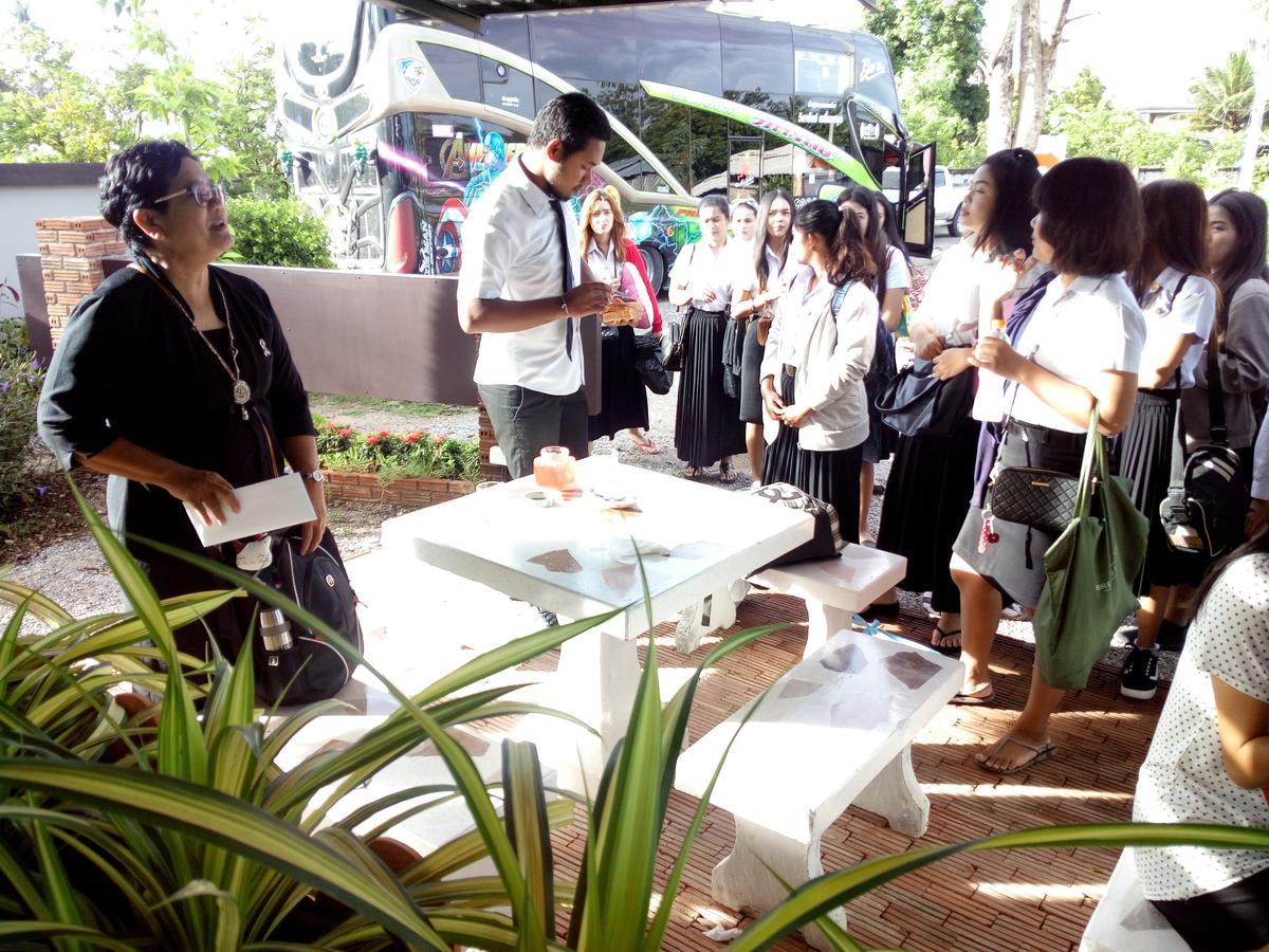 Fancy Carp Resort Petchaburi Esterno foto