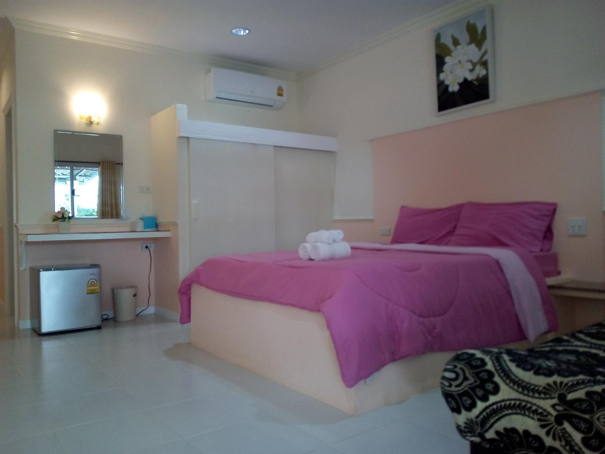 Fancy Carp Resort Petchaburi Esterno foto