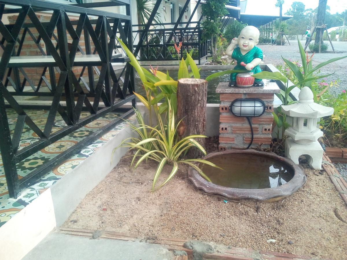 Fancy Carp Resort Petchaburi Esterno foto